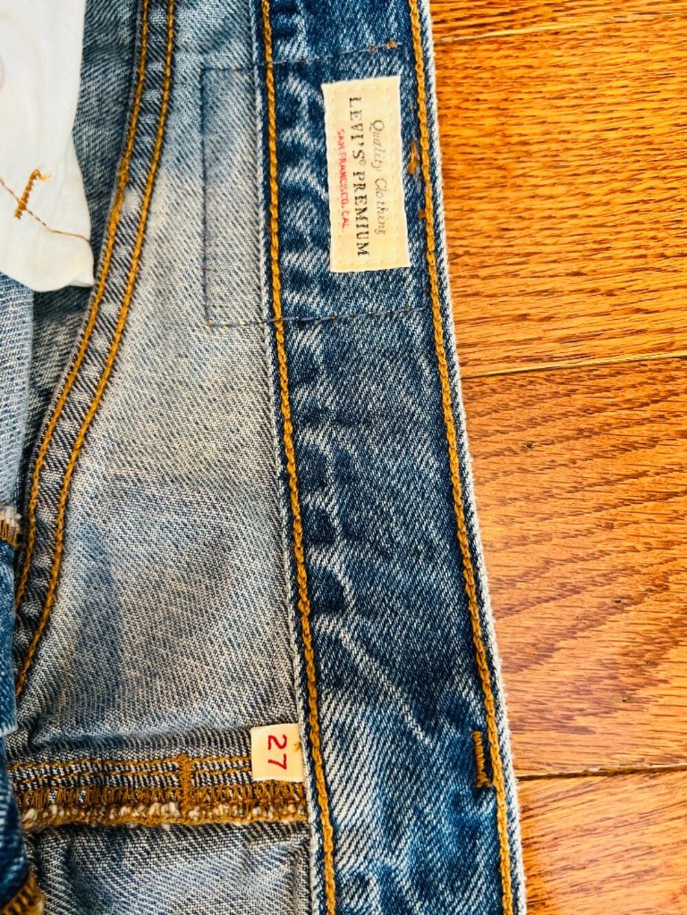 Levi's Premium Side Slit Icon Long Skirt BRAND NEW with tags Size 27 - Picture 5 of 16